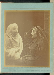 Den lilla novisen med drottning Guinevere i "det heliga huset i Almesbury" av Julia Margaret Cameron