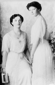 Storhertiginnorna Olga och Tatiana av Ryssland, 1910-talet