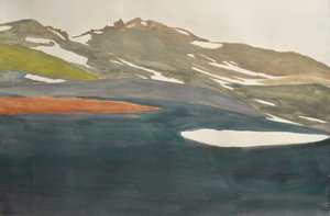 Utsikt över en snötäckt bergsjö