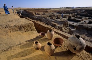 Forntida bosättning, fransk mission, Egyptens gamla rike; Dakhla Oasis; Balat; Egypten av Kenneth Garrett