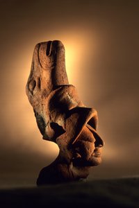 Artefakt, Cancuen, Guatemala, Arthur Demarest, Tomas Barrientos, Maya, palats, Classi..., 2004 (foto) av Kenneth Garrett