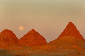 Aspelta-pyramiden,Svarta faraoner, Nubier, Sudan, Nuri, nära 4:e katarakten, 25:e dynastin..., 2007 (foto) av Kenneth Garrett
