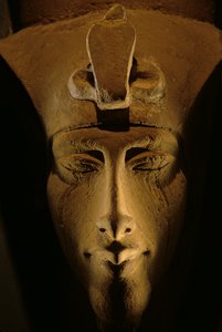 Kolossalstaty av Akhenaten, Amenhotep IV, Egyptiska museet, Kairo, Nya riket, Phar..., 2001 (foto)