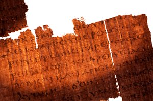 Detalj av en sida i Judasevangeliet; Sidans text är Jesus till Judas "Du kommer att överträffa..., 2006 (foto) av Kenneth Garrett