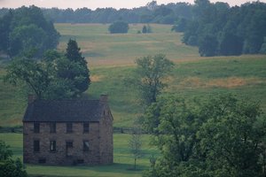 Manassas Battlefield Park, Stone House Hospital, Unionens inflygningsfält, Hallowed Groun..., 2004 (foto) av Kenneth Garrett