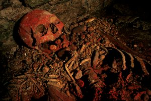 Maya; Copan; Honduras; arkeologi; klassisk tid; grav; Robert Sharer; utgrävning;... av Kenneth Garrett