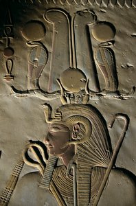 Relief från Seti I:s tempel i Abydos, Egypten, Abydos; ristning; figur; Seti; gud; krona..., 2005 (foto) av Kenneth Garrett