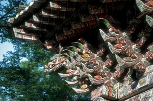 Sŏgwang-sa-templet, Kosan County, Kangwon-provinsen, Nordkorea, detalj av taket (foto) av Korean School