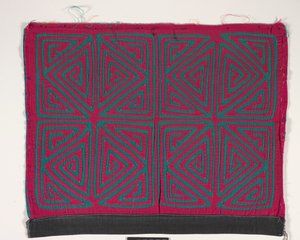 Skjortpanel (mola), ca 1950 (applicerad bomull) av Kuna Indian Culture