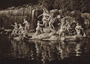 Italien: Caserta, Dianas grupp, i parken (s/v foto) av Kurt Hielscher