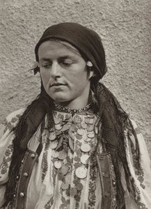 Rumänien: Tranbär, bondkvinna (s/v foto)