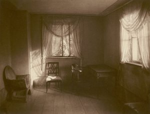 Weimar, kvällssolstråle i Goethes arbetsrum i trädgårdshuset; Weimar, Kvällssolen i Goethes arbetsrum i sommarstugan (s/v foto) av Kurt Hielscher