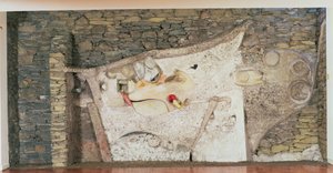 "Merzbarn" Väggrelief av Kurt Schwitters