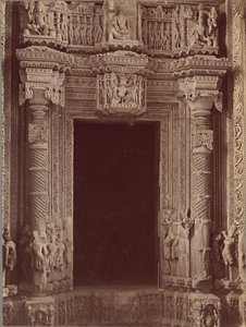 Insidan av dörröppningen Sas Bahu Temple, Gwalior