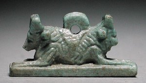 Amulett med tjurhövdad lejon, Saiteperiod, 715-656 f.Kr. (blågrön fajans) av Late Period Egyptian