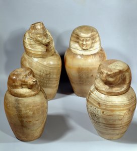 Kanopikburkar från Hor-ir-aa, Saite (alabaster)