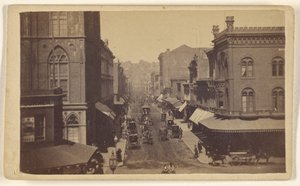 Montgomery Street från Market Street; San Francisco; Ögonblicklig. av Lawrence and Houseworth