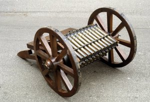 Roterande käpppistol. Modell gjord efter teckningen av Leonardo da Vinci (Leonardo da Vinci). av Leonardo da (after) Vinci