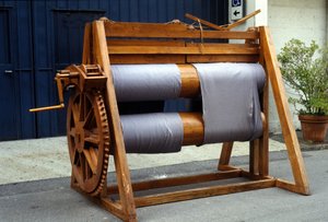 Ullvävstol. Modell från teckningen av Leonardo da Vinci (Leonardo da Vinci). Museum of Science and Technology, Milano. av Leonardo da (after) Vinci