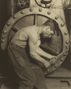 Mekaniker och ångpump av Lewis W. Hine