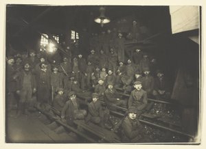 Breaker Boys i Coal Chute, South Pittston, Pennsylvania av Lewis Wickes Hine
