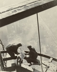 Empire State Building, New York, 1931 av Lewis Wickes Hine