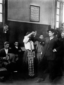 Invandrare på Ellis Island av Lewis Wickes Hine