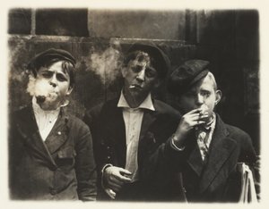 Newsies på Skeeter Branch, St. Louis, Missouri, kl. 11.00 av Lewis Wickes Hine