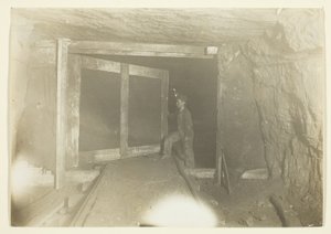 Ung trapperpojke i kolgruva i West Virginia) av Lewis Wickes Hine