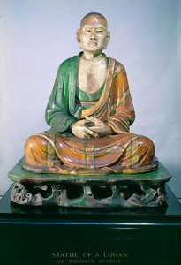 Stengods Luohan, Liao-dynastin, (glaserat stengods)