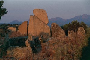 Italien, Sardinien, Arzachena, provinsen Olbia-Tempio, Li Longhi Giants grav, bakifrån av Unbekannt Unbekannt