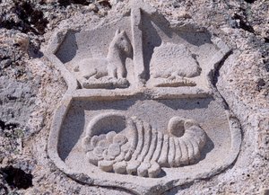 Spanien, Kastilien och León, Mombeltran, hertigarnas slott av Albuquerque, arkitektonisk detalj som visar vapenskölden av Unbekannt Unbekannt