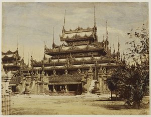 Amerapoora: Maha-Too-Lo-Bounghian Kyoung, 1855 (albumintryck från ett vaxat pappersnegativ tonat i akvarell) av Linnaeus Tripe