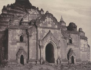 Den östra fasaden av Damayangyee Pagoda