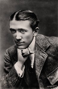 Gerald Du Maurier 1873-1934, engelsk skådespelare och teaterchef, tidigt 1900-tal.