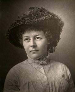 Adela Measor, irländsk skådespelerska, 1882