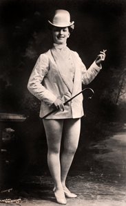 Lily Iris, skådespelerska, 1906.