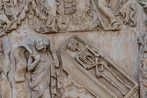 Profeten Hesekiel, detalj från Jesse-trädet och messianska profetior, Stories of Genesis, basreliefer av Lorenzo Maitani (före 1275-1330), andra pelaren, fasaden på Orvieto-katedralen, Umbrien, Italien