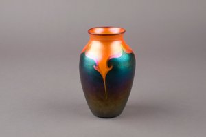  av Louis Comfort Tiffany