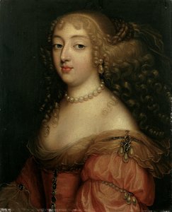 Porträtt av en dam, sägs vara Laura Mancini, Duchesse de Mercoeur, bystlängd, i en röd klänning, med ett pärlhalsband och örhängen