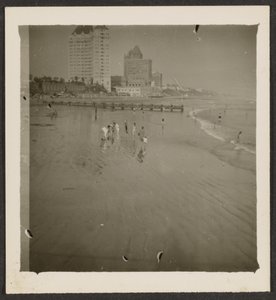 [Strandscen] av Louis Fleckenstein