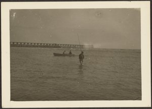 [Figurer i havslandskap] av Louis Fleckenstein