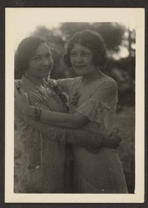 [Fleckenstein Sisters] av Louis Fleckenstein