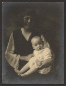 [Florence och baby] av Louis Fleckenstein