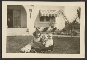 [Florence och barn] av Louis Fleckenstein
