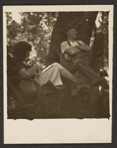 [Florence och maken i skogen] av Louis Fleckenstein