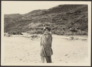 [Florens i ett landskap] av Louis Fleckenstein