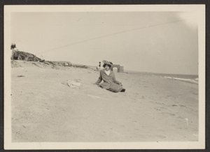 [Florens på stranden] av Louis Fleckenstein