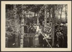 [Group in the Woods] av Louis Fleckenstein