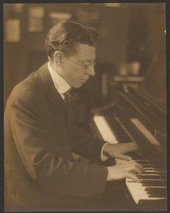 Homer Grunn vid pianot av Louis Fleckenstein